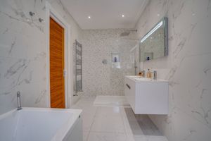 Master Bedroom En-Suite- click for photo gallery